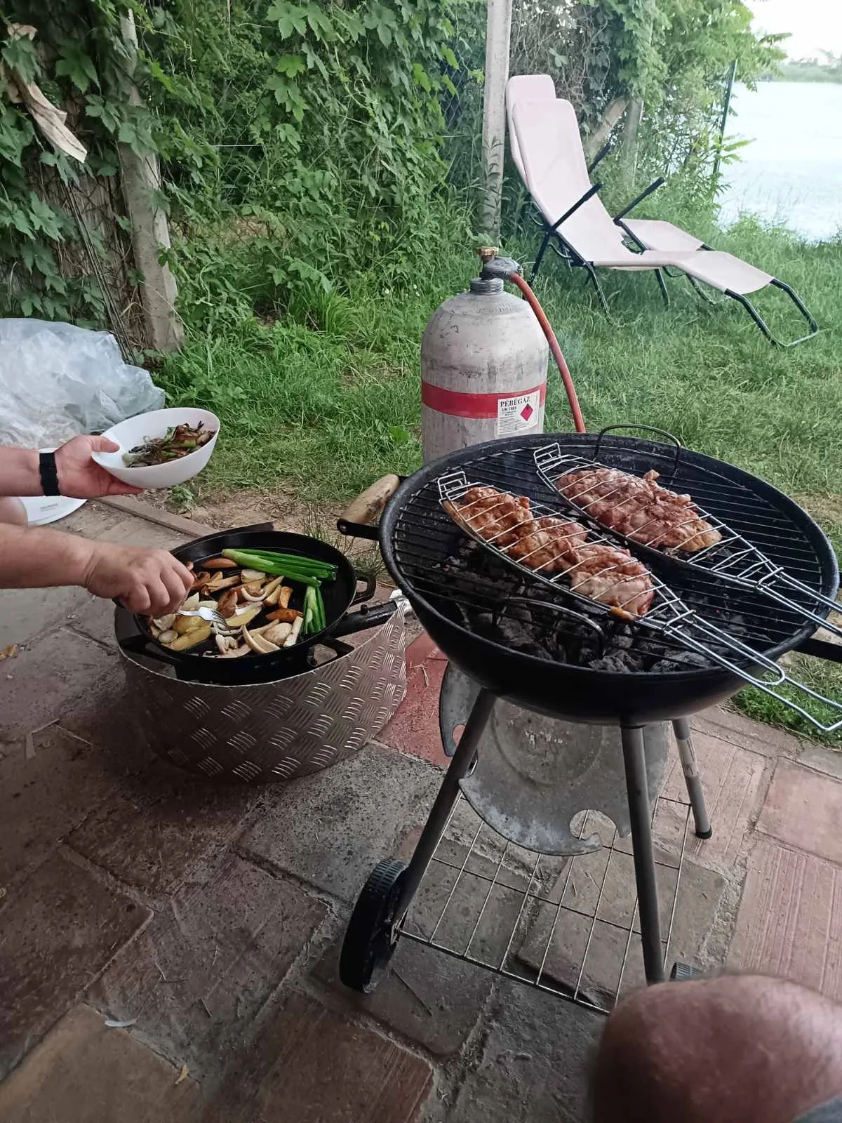 Bográcsos kert a horgászháznál